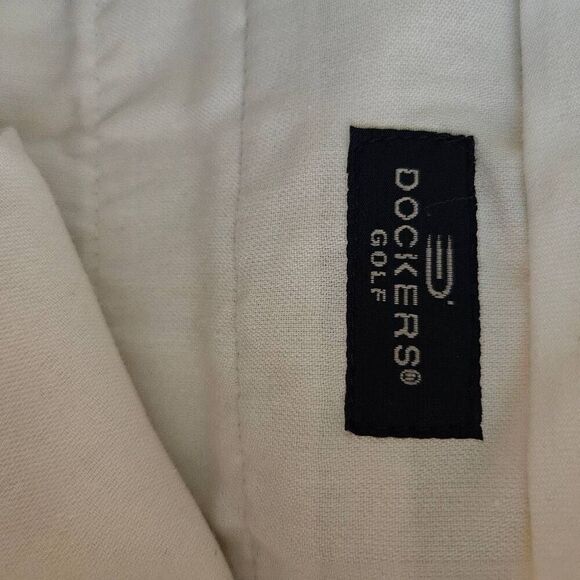 Dockers Golf mens pants, cream flat front.  Size 40 X 30.  # 827. - Picture 4 of 6